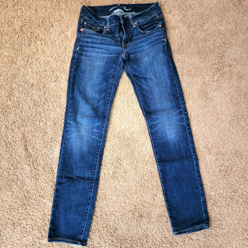 American Eagle size 2 short skinny jeans